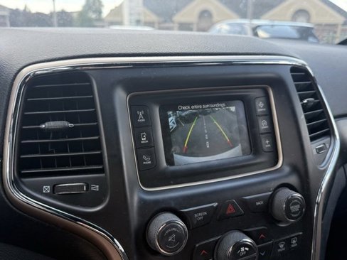 Used 2017 Jeep Grand Cherokee Laredo w/ Quick Order Package 23E image 17