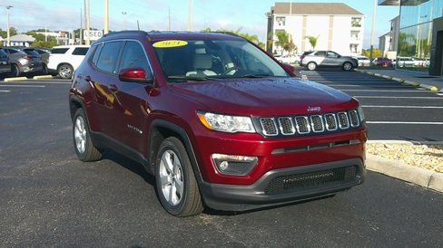 Used 2021 Jeep Compass Latitude image 1