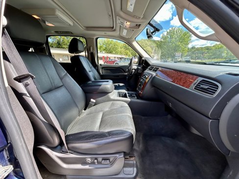 Used 2007 Chevrolet Suburban LT w/ LT Preferred Equipment Group image 19
