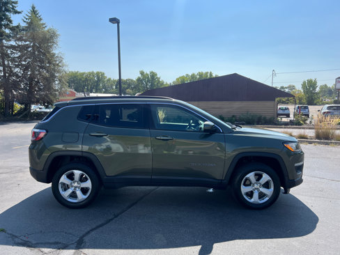 Used 2018 Jeep Compass Latitude w/ Cold Weather Group image 9