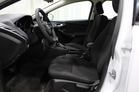 Used 2017 Ford Focus SE image 3