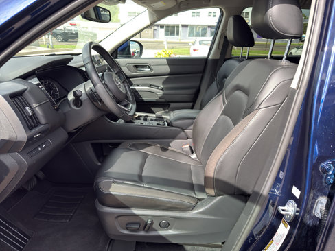 Used 2022 Nissan Pathfinder SL image 11