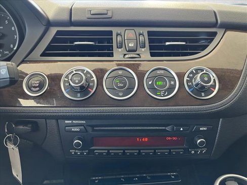 Used 2011 BMW Z4 sDrive35i image 11