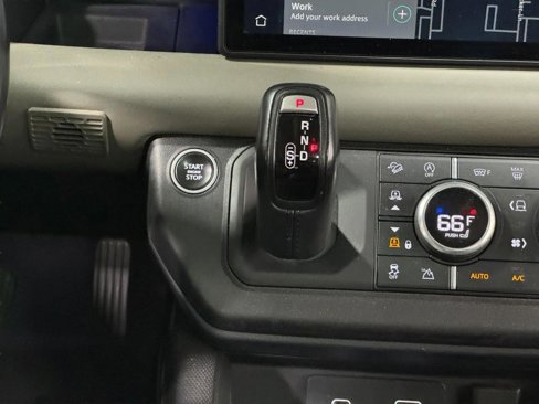 Certified 2021 Land Rover Defender 110 X-Dynamic HSE image 19