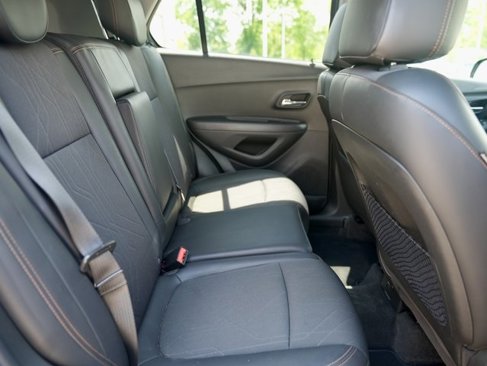 Used 2020 Chevrolet Trax LT w/ LT Convenience Package image 10