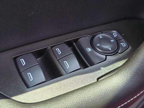 Used 2023 Chevrolet Blazer LT image 23