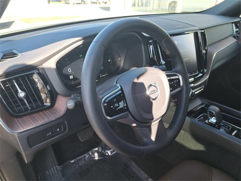 Used 2023 Volvo XC60 T8 Plus w/ Protection Package Premier image 8