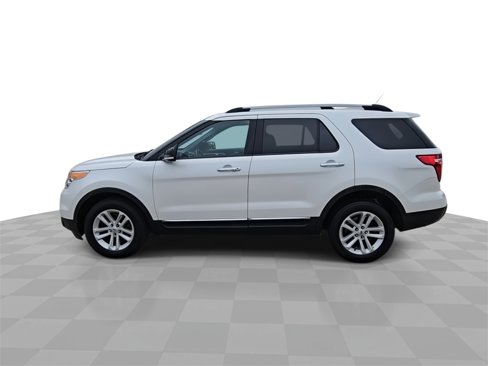Used 2015 Ford Explorer XLT w/ Equipment Group 202B image 5