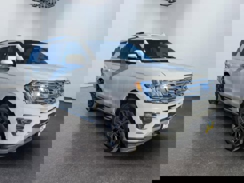 Used 2020 Ford Expedition Limited image 4