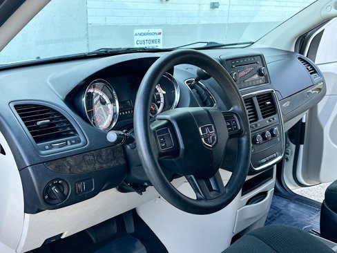 Used 2011 Dodge Grand Caravan Express image 4