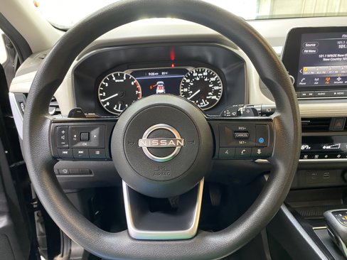 Used 2023 Nissan Rogue SV image 31