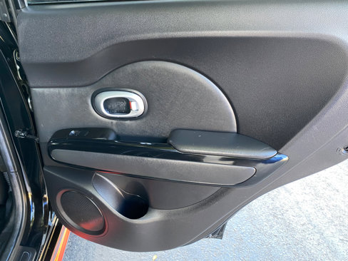 Used 2015 Kia Soul + image 36