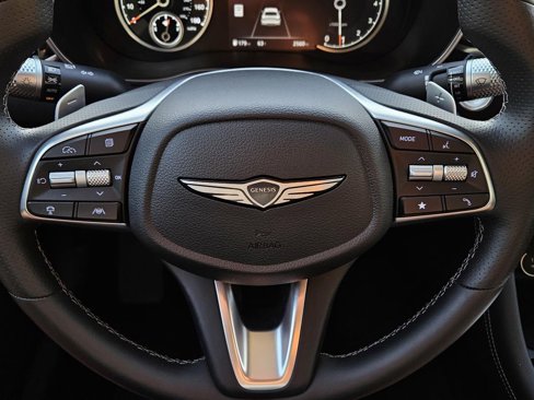 Used 2025 Genesis G70 2.5T image 27