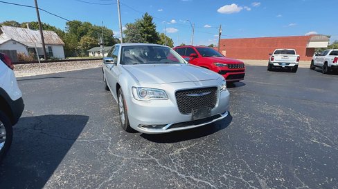 Used 2019 Chrysler 300 Limited image 7