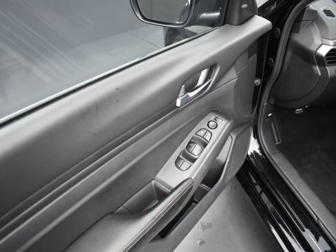 Used 2024 Nissan Altima 2.5 SV image 10