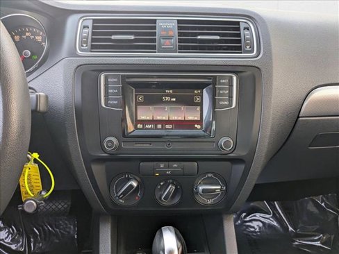 Used 2017 Volkswagen Jetta S image 14