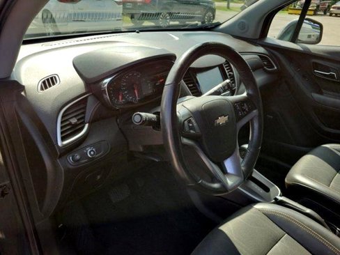 Used 2017 Chevrolet Trax LT w/ Sun & Sound Package image 19