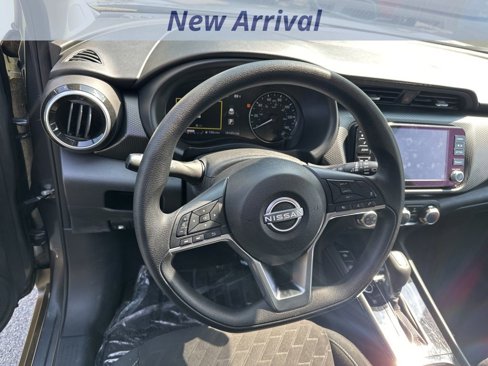 Used 2024 Nissan Kicks SV image 11