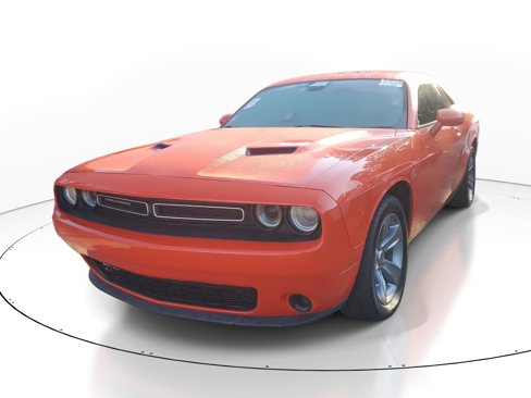 Used 2017 Dodge Challenger SXT image 3