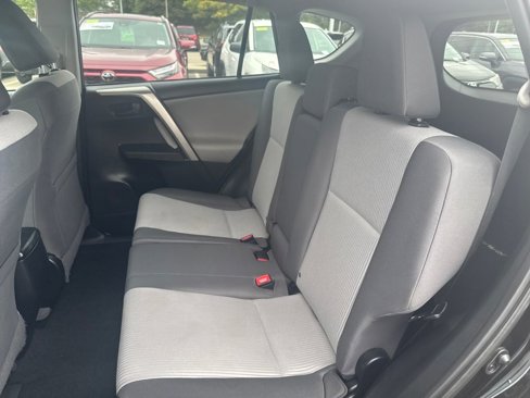 Used 2015 Toyota RAV4 LE image 32