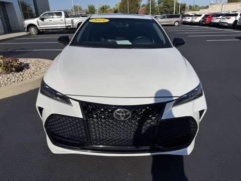 Used 2019 Toyota Avalon Touring w/ Advanced Safety Package image 3