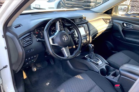 Used 2019 Nissan Rogue SV image 15