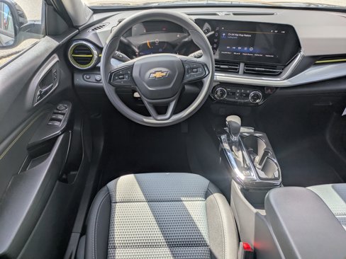 New 2025 Chevrolet Trax LT image 16