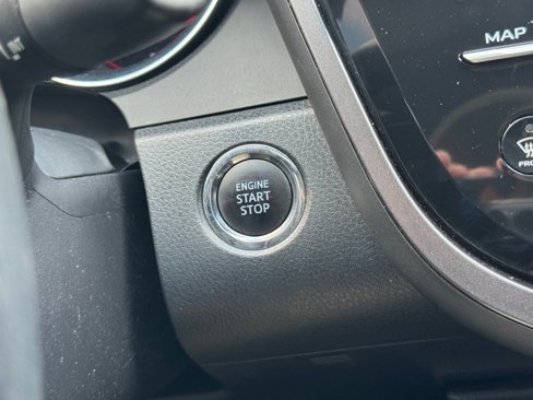 Used 2019 Toyota Camry XSE image 30