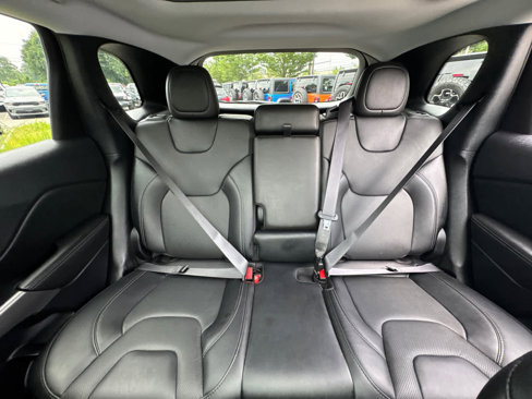 Used 2022 Jeep Cherokee Limited image 30