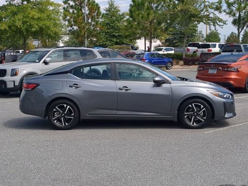Used 2024 Nissan Sentra SV image 3