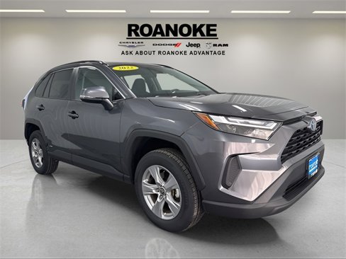 Used 2022 Toyota RAV4 XLE image 6