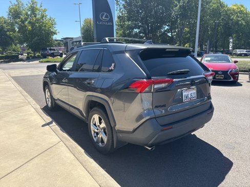 Used 2021 Toyota RAV4 XLE Premium image 3