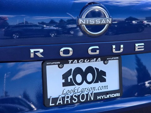 Used 2023 Nissan Rogue SV image 14