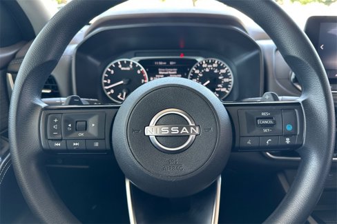 Used 2023 Nissan Rogue SV image 32