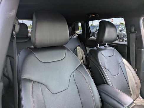 Used 2023 Jeep Compass Limited image 36