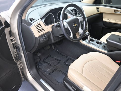 Used 2011 Chevrolet Traverse LTZ image 12