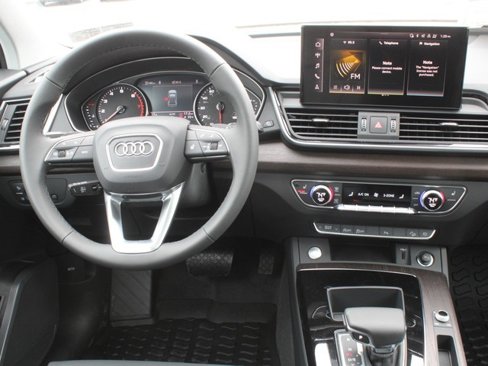 Used 2024 Audi Q5 2.0T Premium w/ Convenience Package image 20