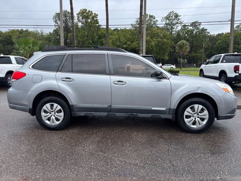 Used 2010 Subaru Outback 2.5i image 15