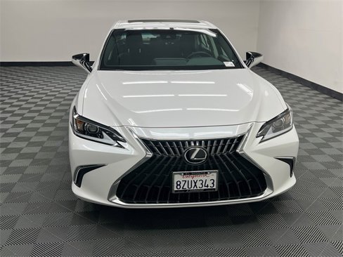 Certified 2022 Lexus ES 350 image 3
