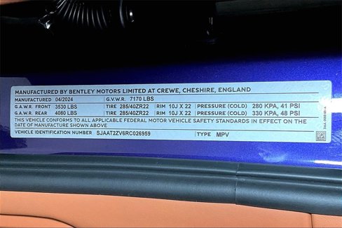 Used 2024 Bentley Bentayga image 35