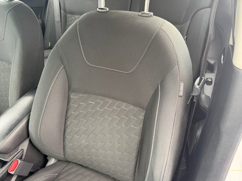 Used 2021 Nissan Kicks SV image 19