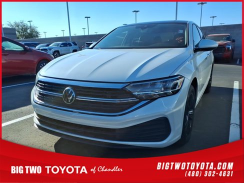 Used 2022 Volkswagen Jetta SE image 1