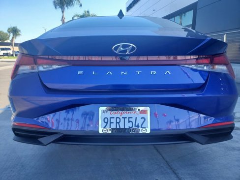 Used 2023 Hyundai Elantra SEL w/ Convenience Package image 9