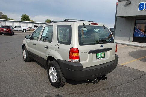 Used 2005 Ford Escape XLS image 3