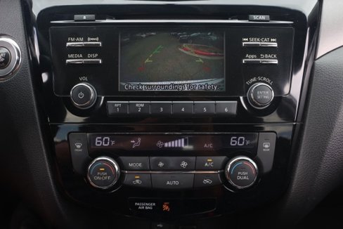 Used 2015 Nissan Rogue SV w/ SV Moonroof Package image 30