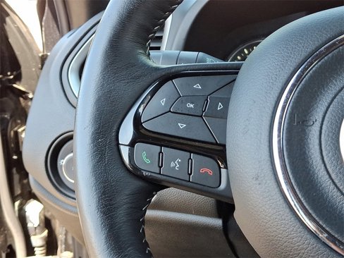 Used 2021 Jeep Renegade Latitude image 22