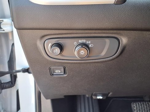 Used 2022 GMC Terrain SLE w/ Driver Convenience Package image 22