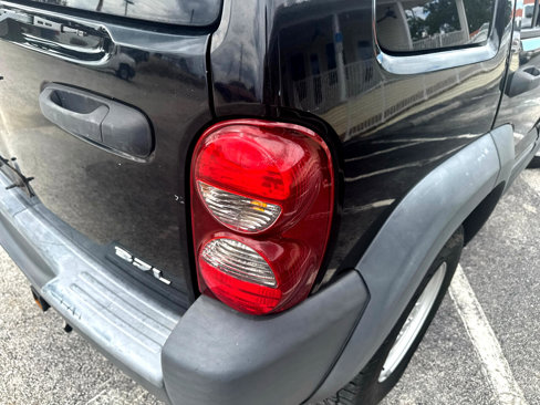 Used 2006 Jeep Liberty Sport image 35