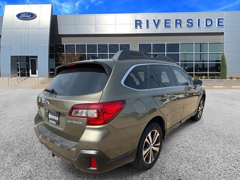 Used 2018 Subaru Outback 2.5i Limited image 4