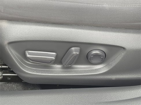 Used 2021 Toyota Camry LE image 12